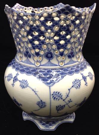 Blue Fluted Full Lace (No Trim) 8" Vase