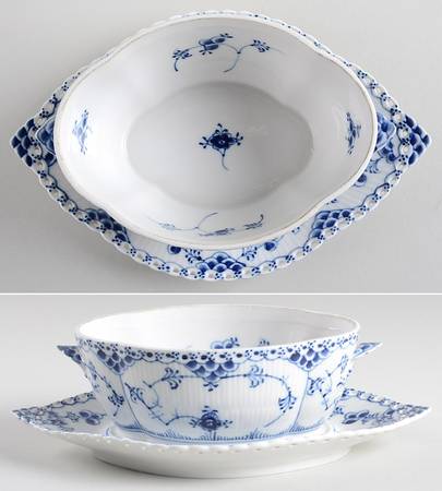 Blue Fluted Full Lace (No Trim) Gravy Boat w/Attached Underplate No Lid