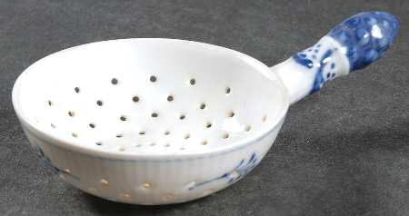 Blue Fluted Full Lace (No Trim) Tea Strainer No Bowl