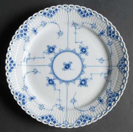 Blue Fluted Full Lace (No Trim) Dinner Plate