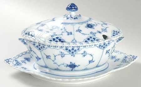 Blue Fluted Full Lace (No Trim) Gravy Boat w/Attached Underplate & Lid