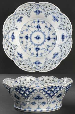 Blue Fluted Full Lace (No Trim) Large Rnd Fruit Basket & Stand, Basket Only
