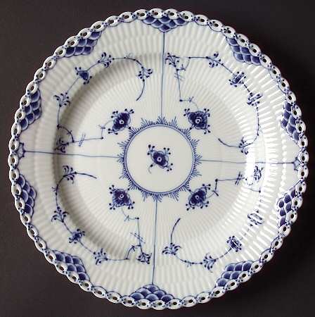 Blue Fluted Full Lace (No Trim) Dinner Plate