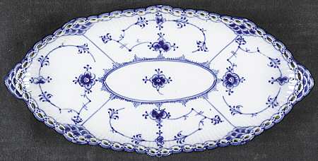 Blue Fluted Full Lace (No Trim) Oval Pickle Dish