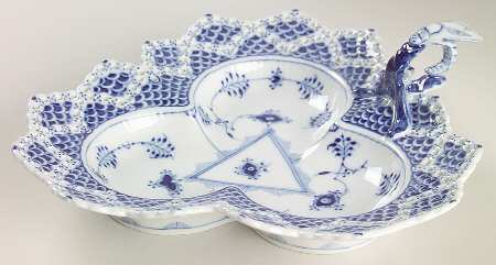 Blue Fluted Full Lace (No Trim) Triangular Pickle Dish