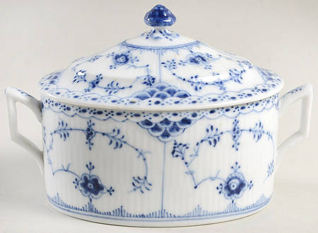 Blue Fluted Half Lace Border (No Trim) Sugar Bowl & Lid