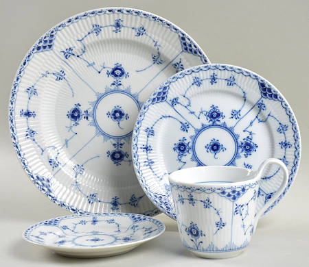Blue Fluted Half Lace Border (No Trim) 4 Piece Place Setting