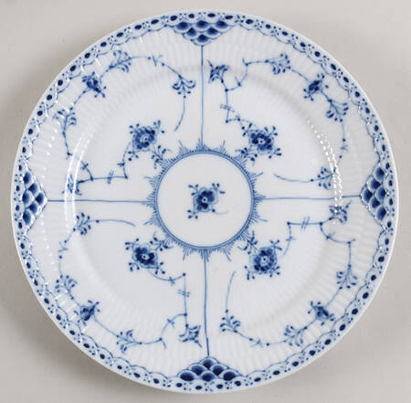 Blue Fluted Half Lace Border (No Trim) Dinner Plate