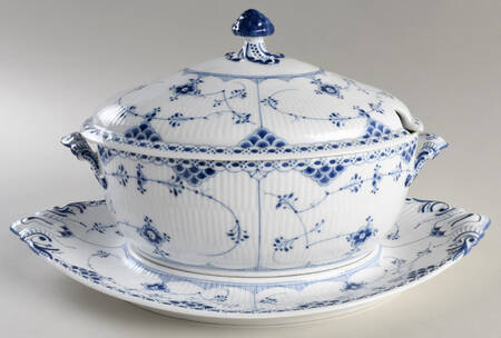Blue Fluted Half Lace Border (No Trim) Oval Tureen & Lid  with Underplate