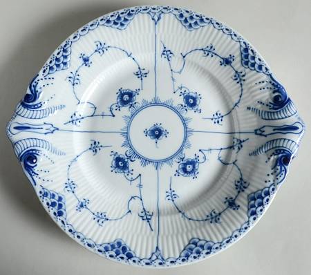 Blue Fluted Half Lace Border (No Trim) Handled Cake Plate