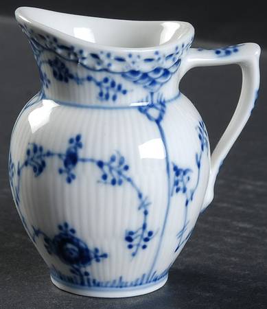 Blue Fluted Half Lace Border (No Trim) Mini Creamer