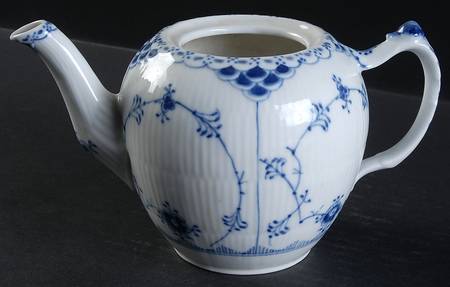 Blue Fluted Half Lace Border (No Trim) Teapot No Lid