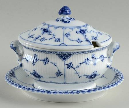 Blue Fluted Half Lace Border (No Trim) Gravy Boat w/Attached Underplate & Lid