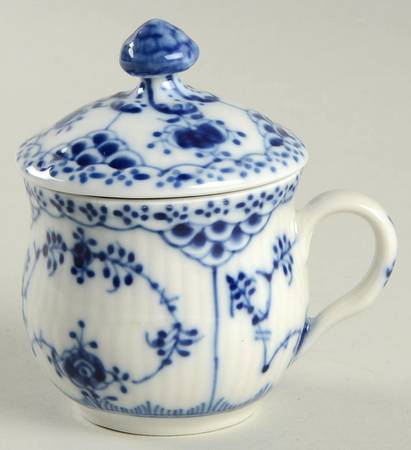 Blue Fluted Half Lace Border (No Trim) Custard Cup & Lid Set