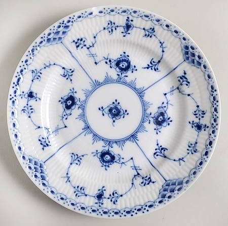 Blue Fluted Half Lace Border (No Trim) Dessert/Pie Plate
