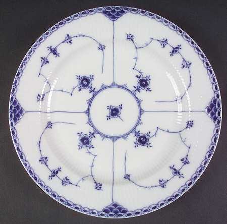 Blue Fluted Half Lace Border (No Trim) Dinner Plate