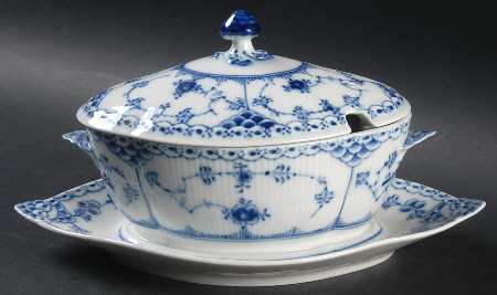 Blue Fluted Half Lace Border (No Trim) Gravy Boat w/Attached Underplate & Lid