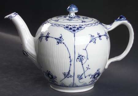 Blue Fluted Half Lace Border (No Trim) Teapot & Lid