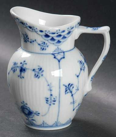 Blue Fluted Half Lace Border (No Trim) Creamer