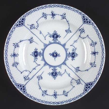 Blue Fluted Half Lace Border (No Trim) Dinner Plate