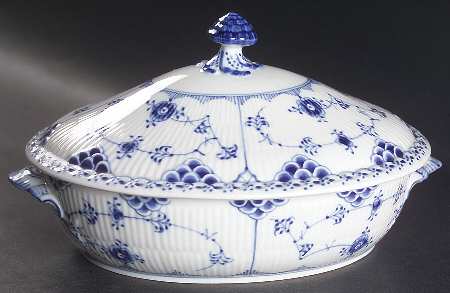 Blue Fluted Half Lace Border (No Trim) Oval Covered Vegetable