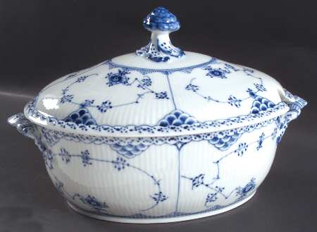 Blue Fluted Half Lace Border (No Trim) Oval Tureen & Lid