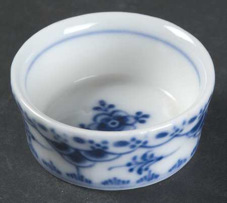 Blue Fluted Half Lace Border (No Trim) Individual Salt Dip