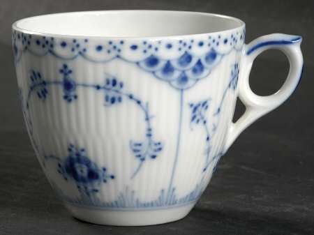 Blue Fluted Half Lace Border (No Trim) Flat Cup