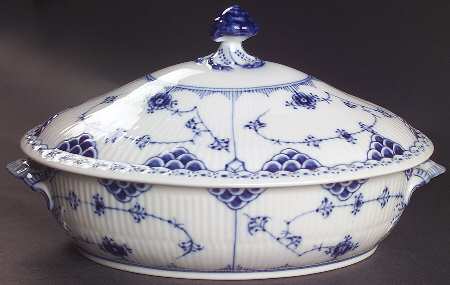 Blue Fluted Half Lace Border (No Trim) Oval Covered Vegetable
