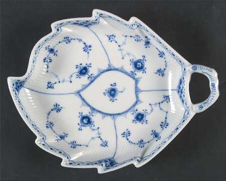 Blue Fluted Half Lace Border (No Trim) Leaf Shape Pickle Dish