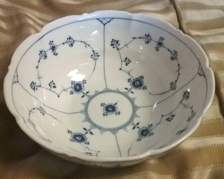 Blue Fluted Plain (No Trim) 7" Salad Serving Bowl
