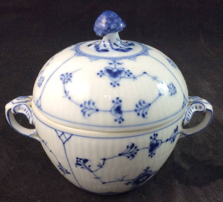 Blue Fluted Plain (No Trim) Bouillon Soup W/Lid