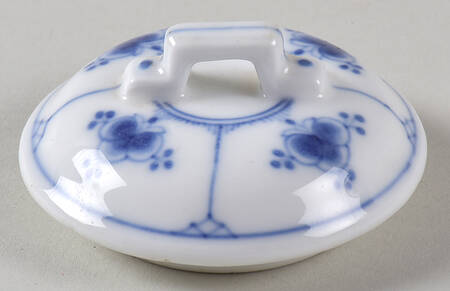 Blue Fluted Plain (No Trim) Lid To Unknown Base