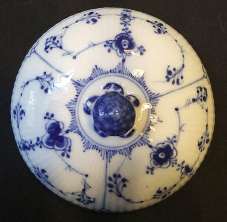 Blue Fluted Plain (No Trim) Lid for Sugar Bowl