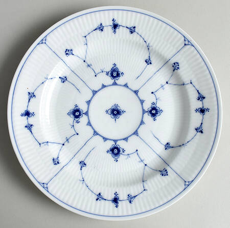 Blue Fluted Plain (No Trim) Dinner Plate