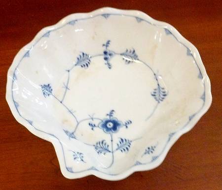 Blue Fluted Plain (No Trim) 8" Shell Shaped Dish