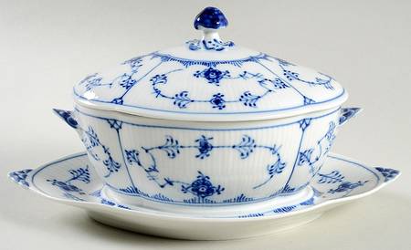 Blue Fluted Plain (No Trim) Gravy Boat w/Attached Underplate & Lid