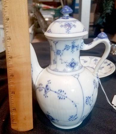 Blue Fluted Plain (No Trim) Individual Coffee Pot & Lid