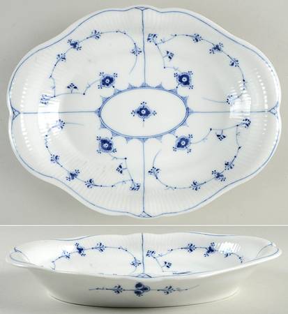 Blue Fluted Plain (No Trim) Scalloped Serving Bowl