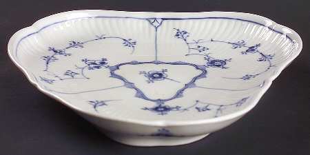 Blue Fluted Plain (No Trim) Triangular Cake Plate