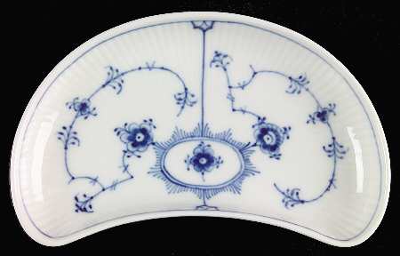 Blue Fluted Plain (No Trim) Bone Dish