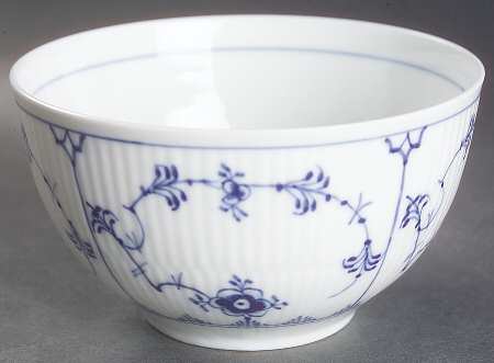 Blue Fluted Plain (No Trim) Cranberry Bowl