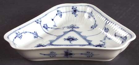 Blue Fluted Plain (No Trim) Triangular Pickle Dish