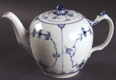 Blue Fluted Plain (No Trim) Mini Teapot & Lid