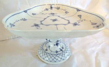 Blue Fluted Plain (No Trim) Footed Triangular Cake Plate