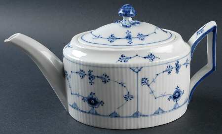 Blue Fluted Plain (No Trim) Teapot & Lid