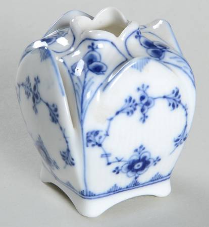 Blue Fluted Plain (No Trim) Placecard Holder/Mini Bud Vase
