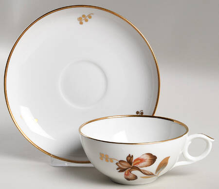 Brown Iris Flat Cup & Saucer Set