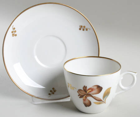 Brown Iris Flat Cup & Saucer Set