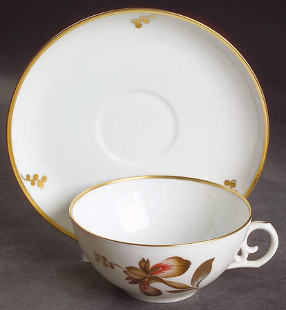 Brown Iris Flat Cup & Saucer Set